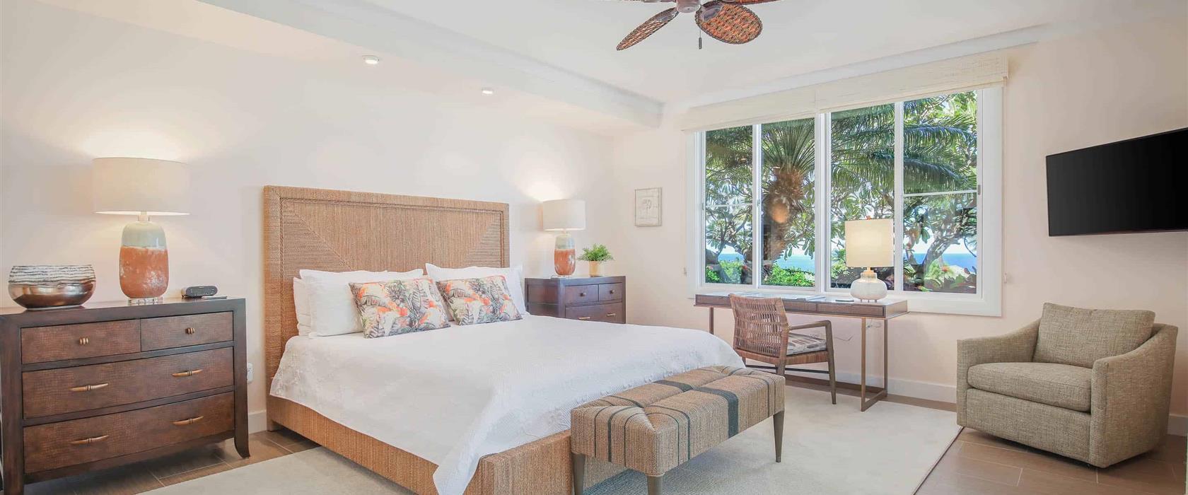 WaiUlaUla G102 Bedroom