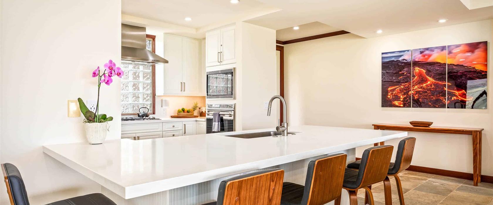 WaiUlaUla J102 Kitchen