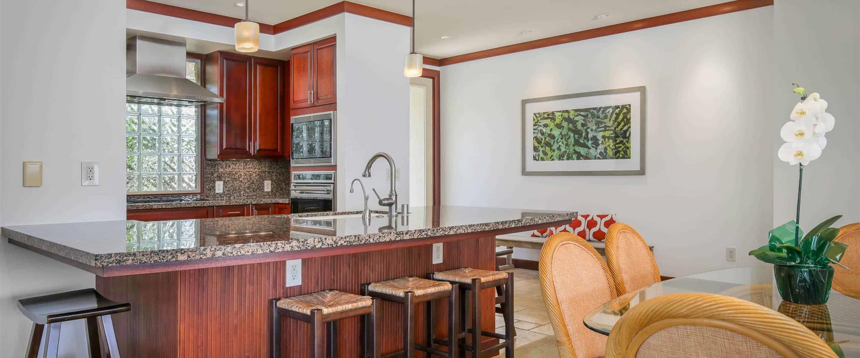 WaiUlaUla L202 Kitchen