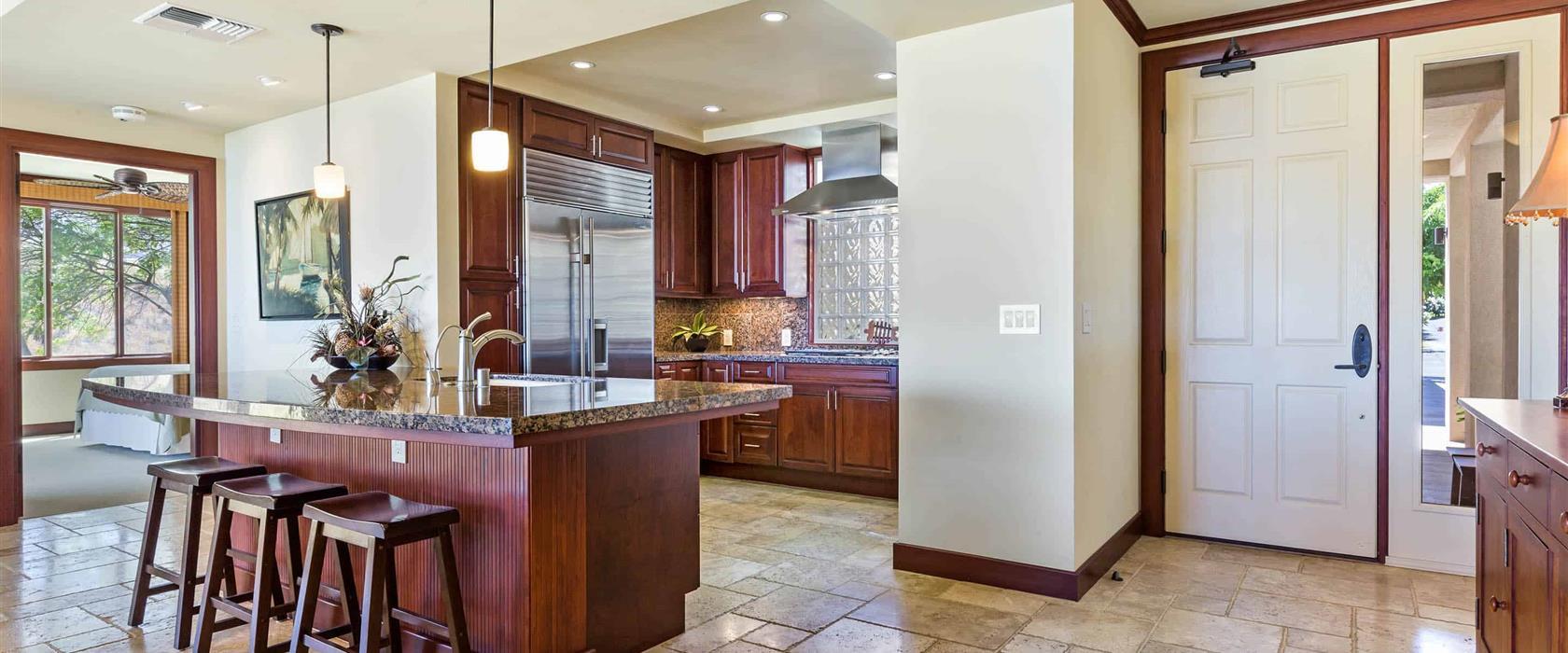 WaiUlaUla H102 Kitchen