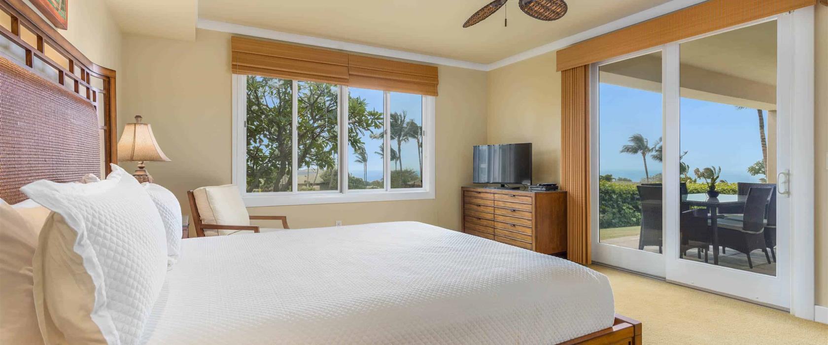 WaiUlaUla F102 Bedroom