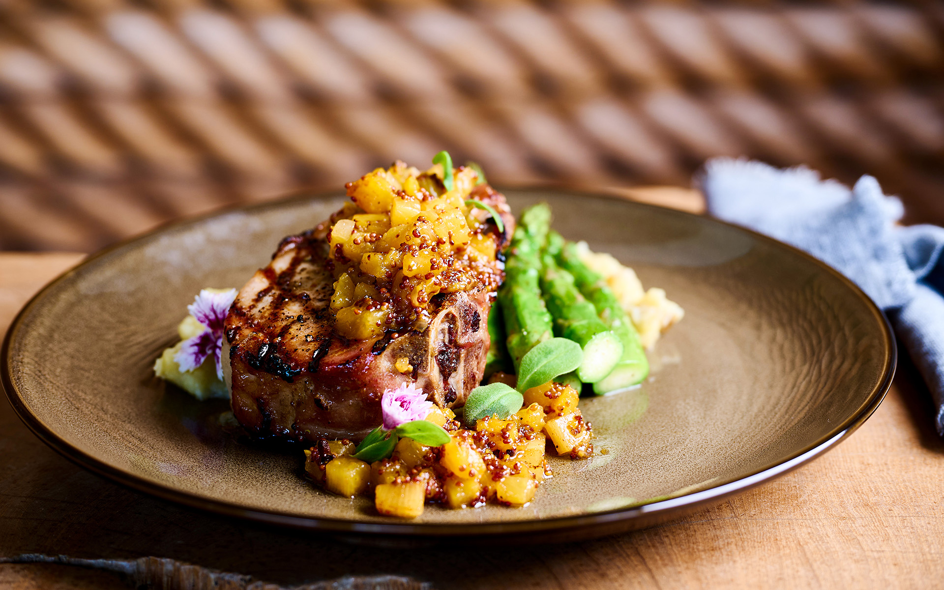 Copper Bar Mauna Kea Beach Hotel