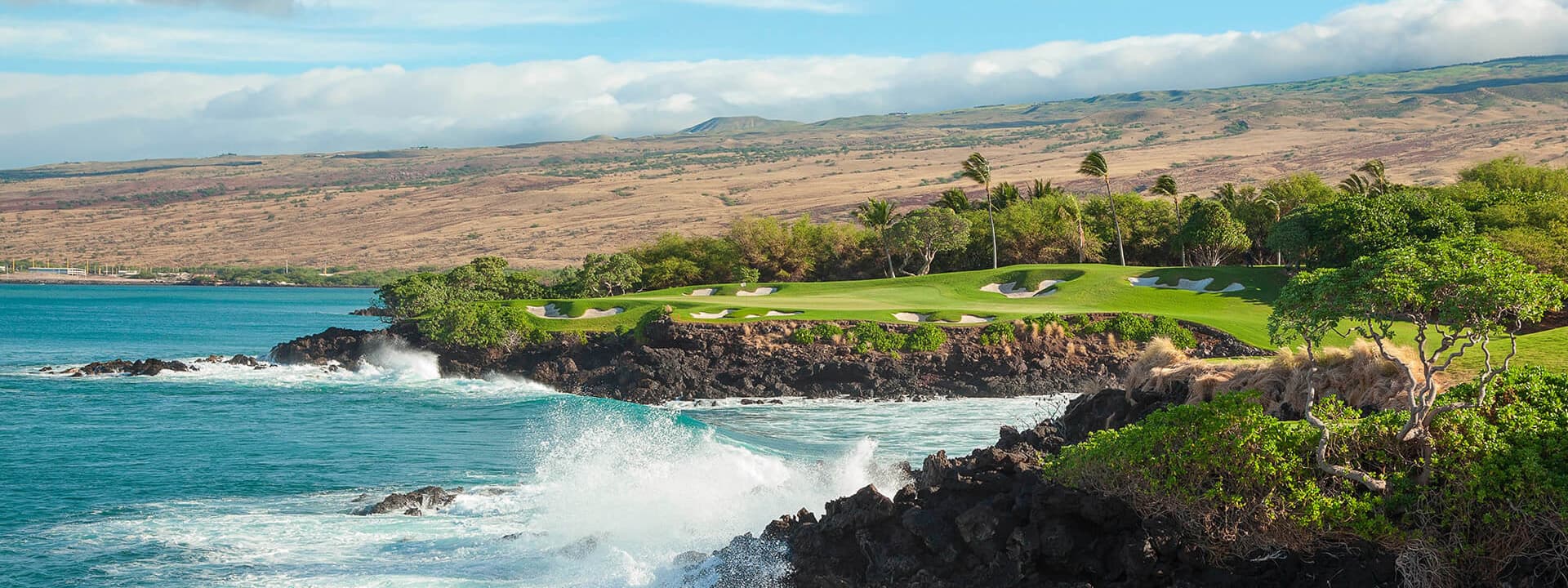 A view of the golf course and the ocean